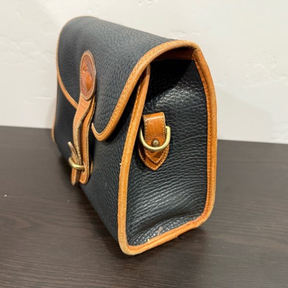 Vintage Dooney Bourke All Weathered Leather Essex Black Pebbled Crossbody Purse - Picture 2 of 15